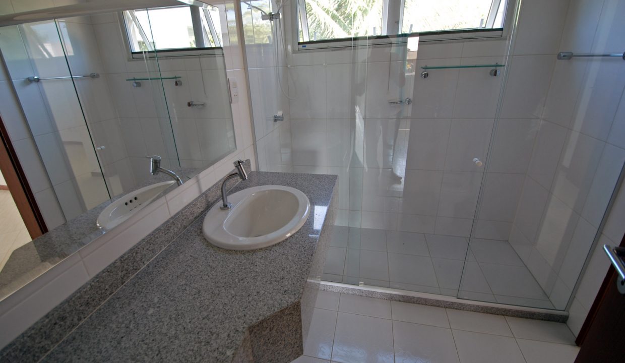 Moderna-e-confortavel-casa-a-venda-em-busca-vida-4