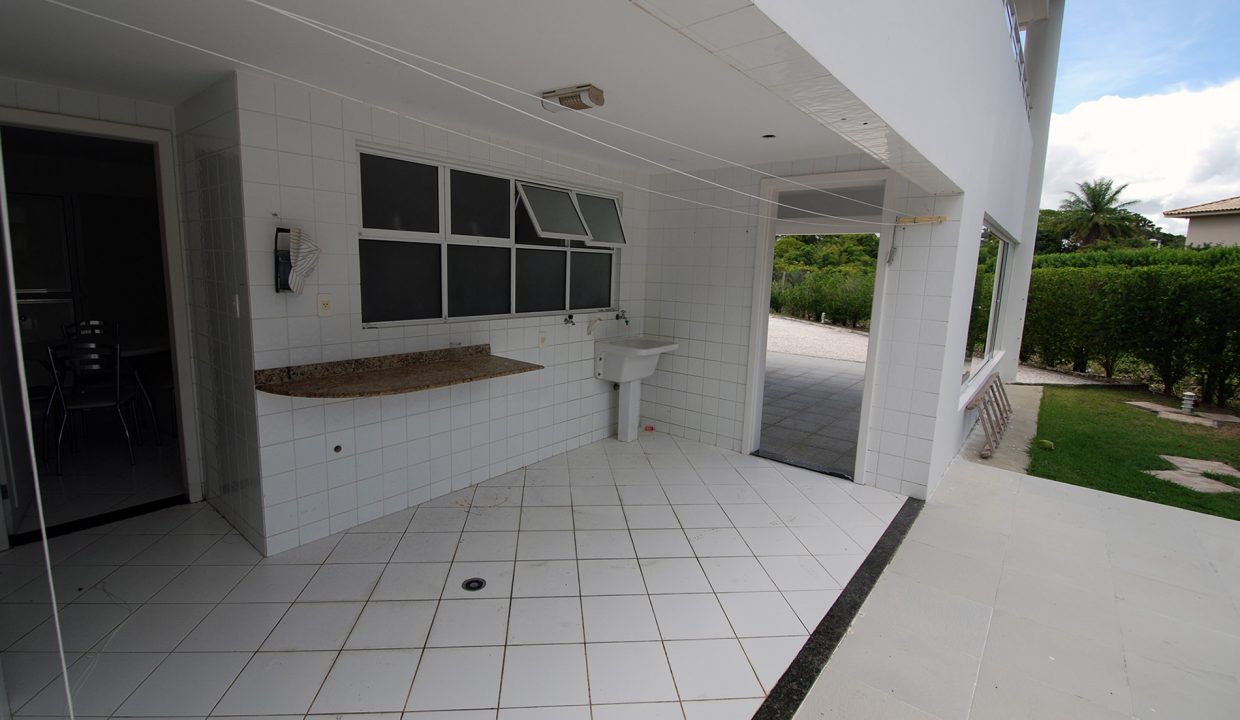 ampla-casa-a-500-m-da-praia-para-vender-em-busca-vida-18