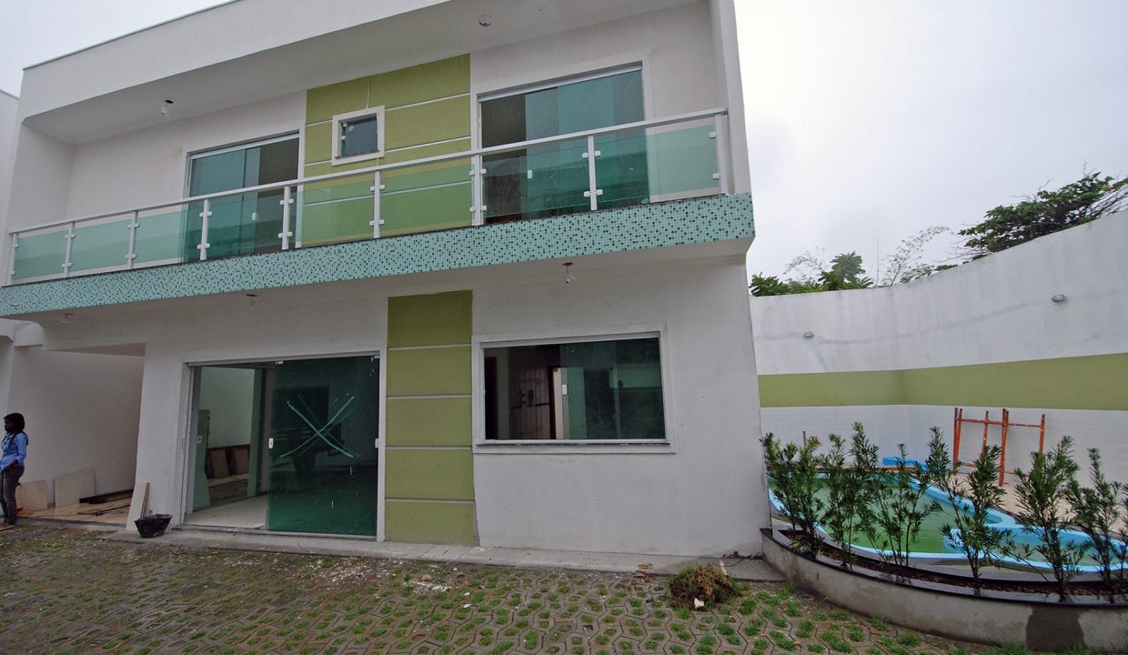 bela-casa-duplex-a-venda-em-pitangueiras-1