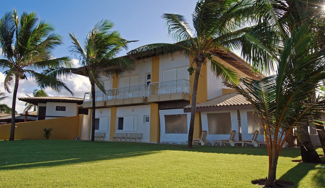 Casa a venda em Interlagos de frente para o mar