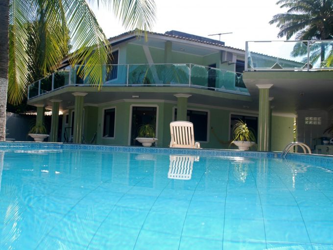 Casa a venda no condominio em Vilas do Atlântico