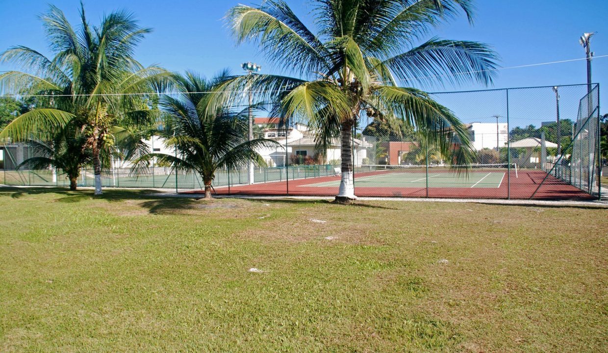 Casa a venda no condominio em Vilas do Atlântico