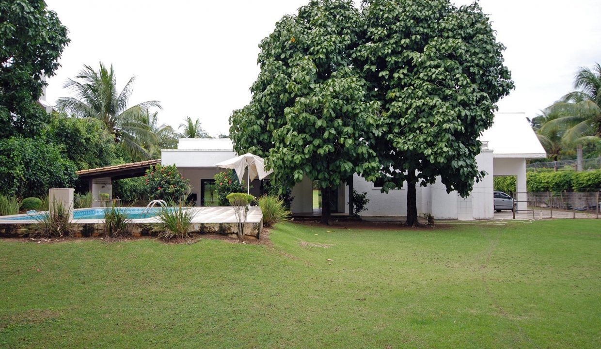 Casa em terreno plano a venda no Encontro da Águas