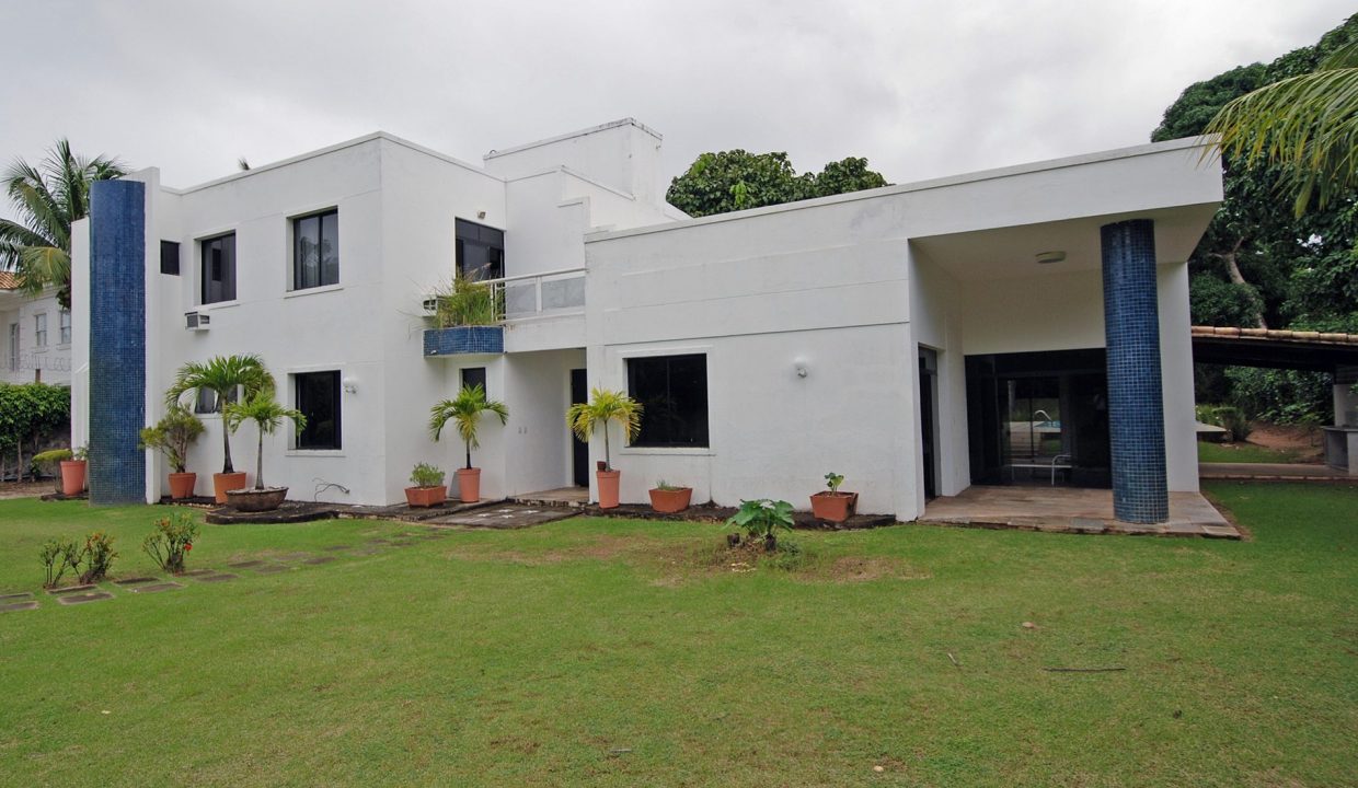 Casa em terreno plano a venda no Encontro da Águas