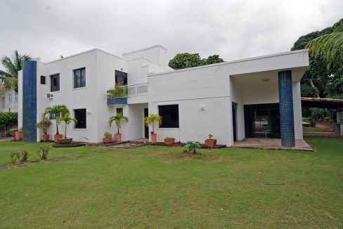 Casa em terreno plano a venda no Encontro da Águas