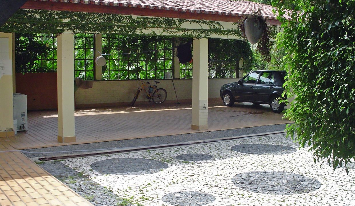 Charmosa casa a venda no Encontro das Águas