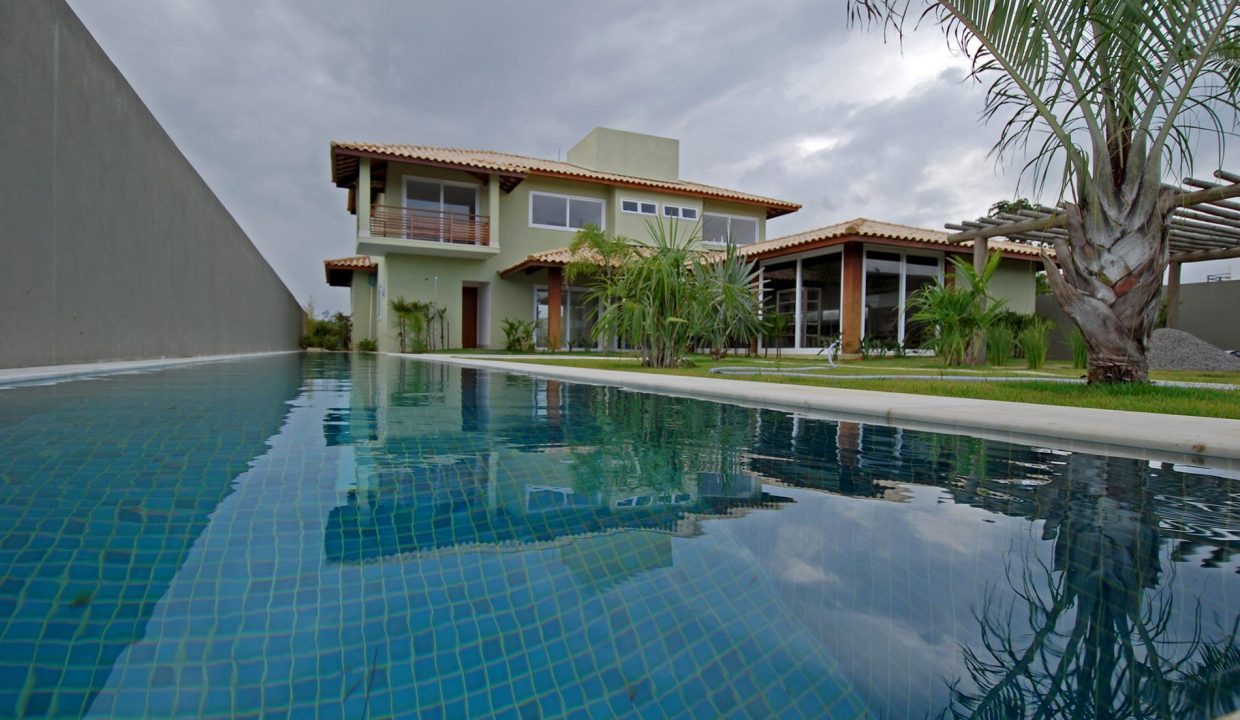 Casa com piscina a venda em Busca Vida