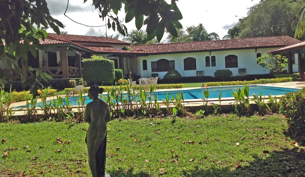 Maravilhosa casa a venda no Encontro das Águas