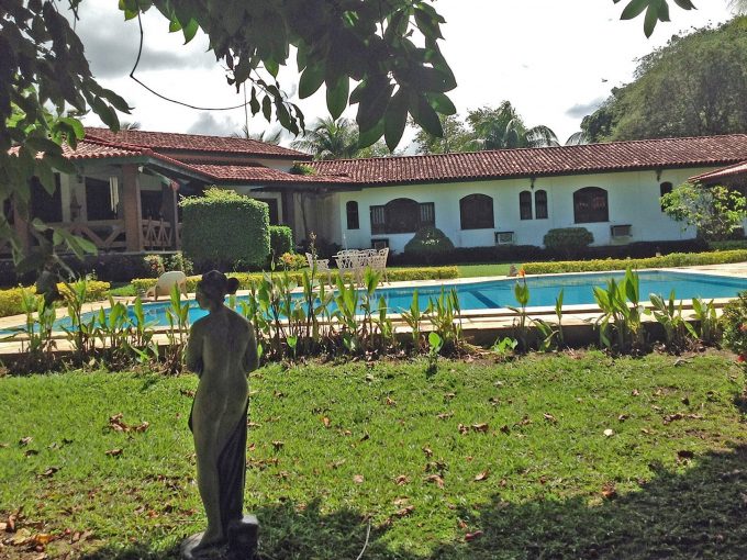 Maravilhosa casa a venda no Encontro das Águas