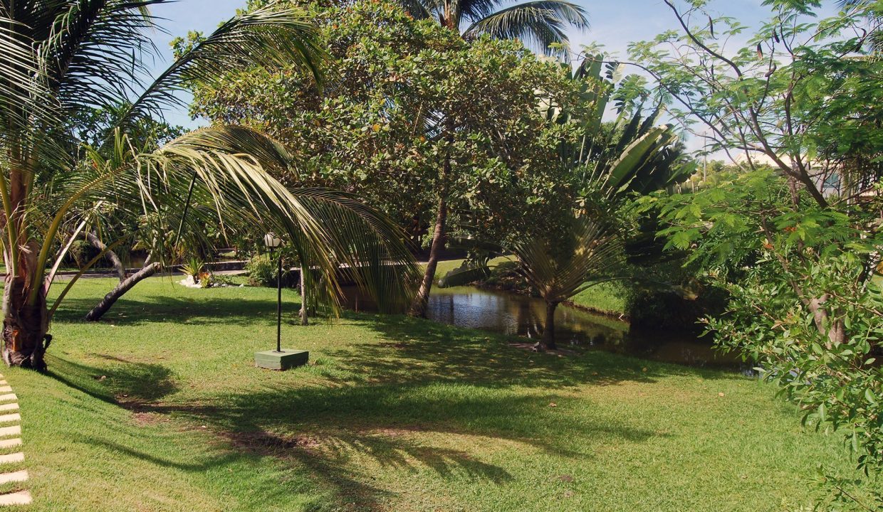 Moderna casa de alto padrão a venda em Busca Vida