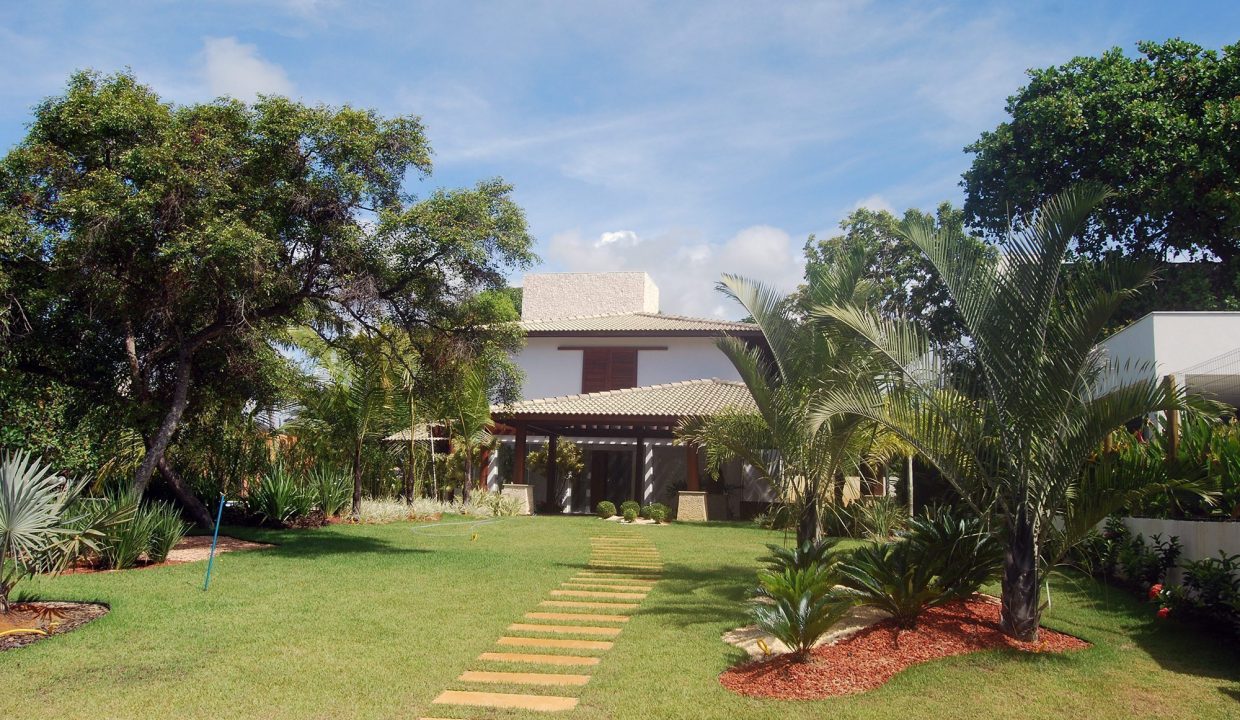 Moderna casa de alto padrão a venda em Busca Vida