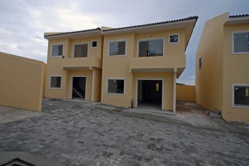 Nova casa a venda na Praia de Ipitanga