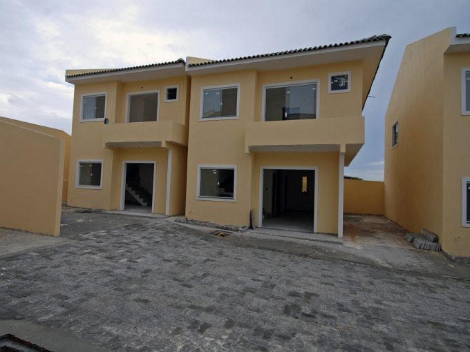 Nova casa a venda na Praia de Ipitanga