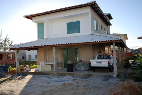 Ótima casa com piscina a venda em Jauá