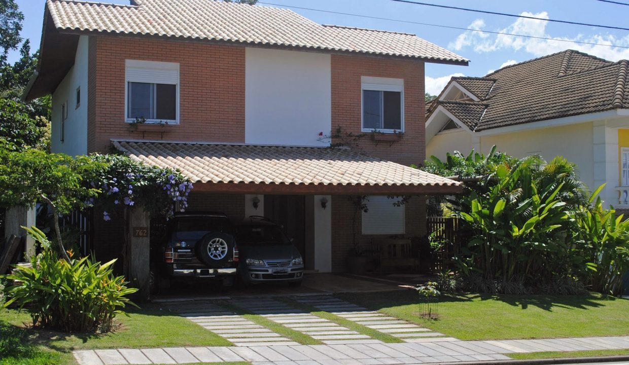 Ótima casa a venda em Alphaville Paralela