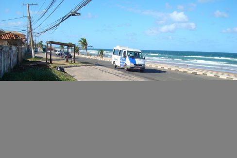 Terreno a venda em frente a praia de Ipitanga