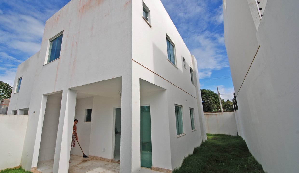 Casa com ótimo acabamento a venda em Abrantes (2)