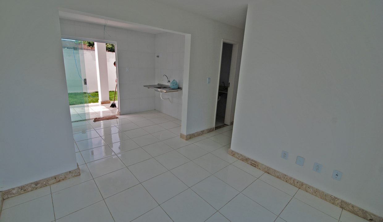 Casa com ótimo acabamento a venda em Abrantes (4)