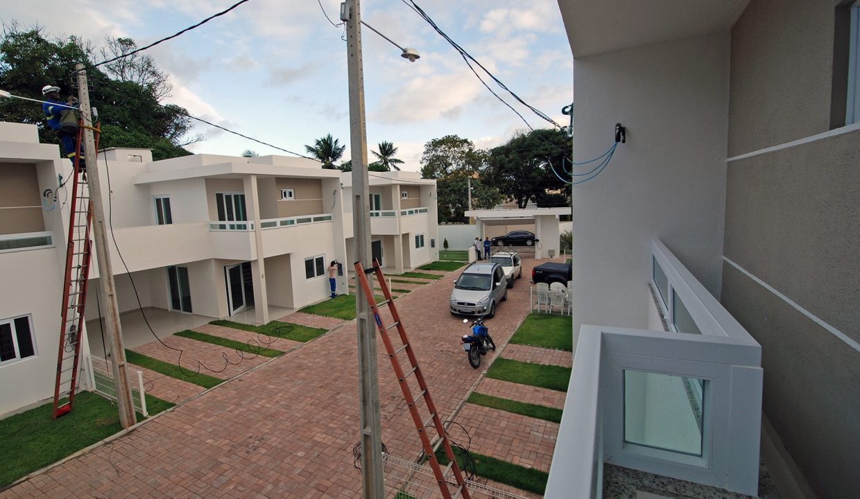 Casa à venda em Buraquinho à 600 mt da praia