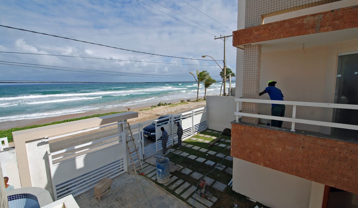 casas-na-frente-da-praia-a-venda-em-ipitanga-10