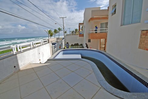 Casas na frente da praia à venda em Ipitanga