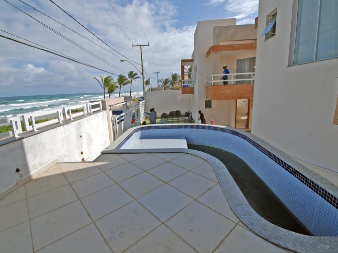 Casas na frente da praia à venda em Ipitanga