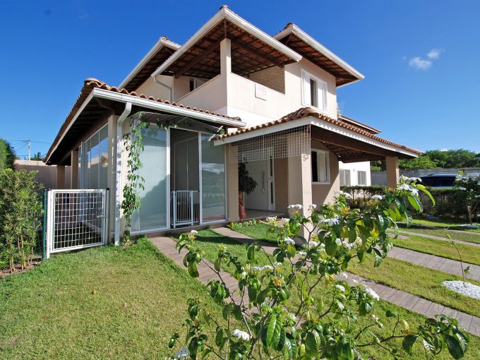 Casa moderna à venda em Catu de Abrantes - Camaçari