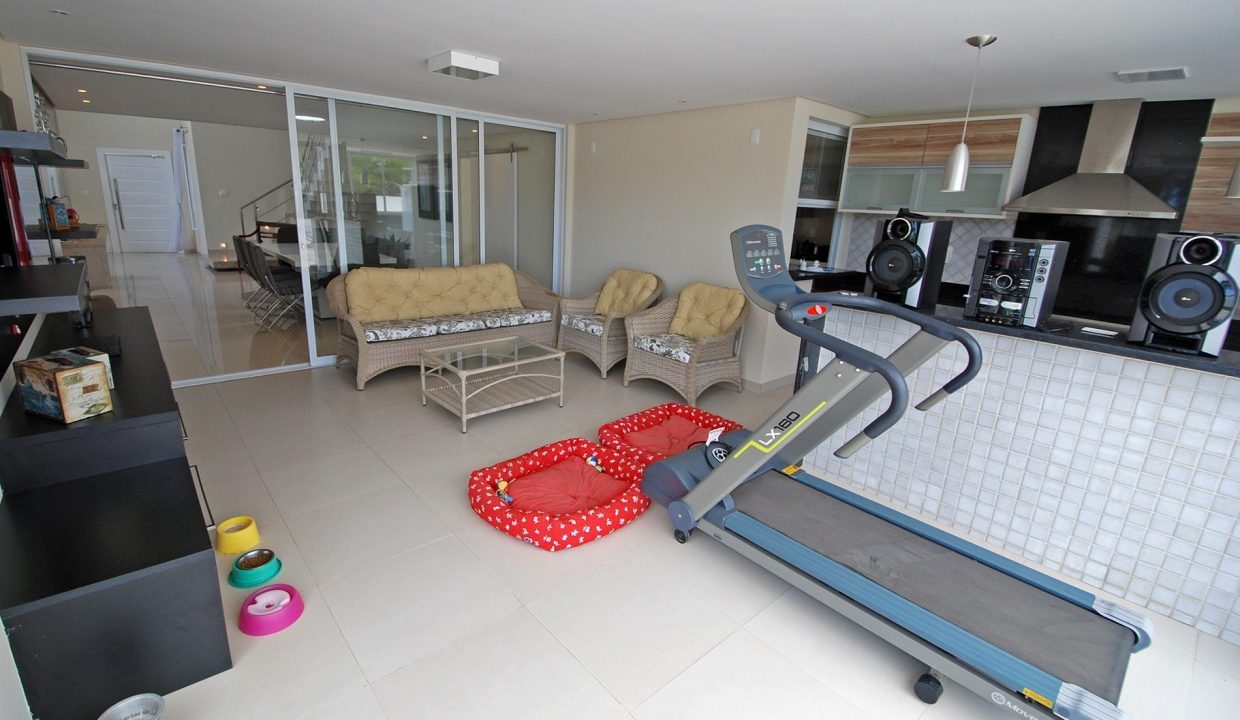 casa-luxuosa-a-venda-alphaville-litoral-norte-I-16