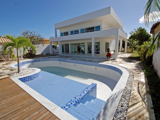 Casa a venda na frente da praia em Itacimirim