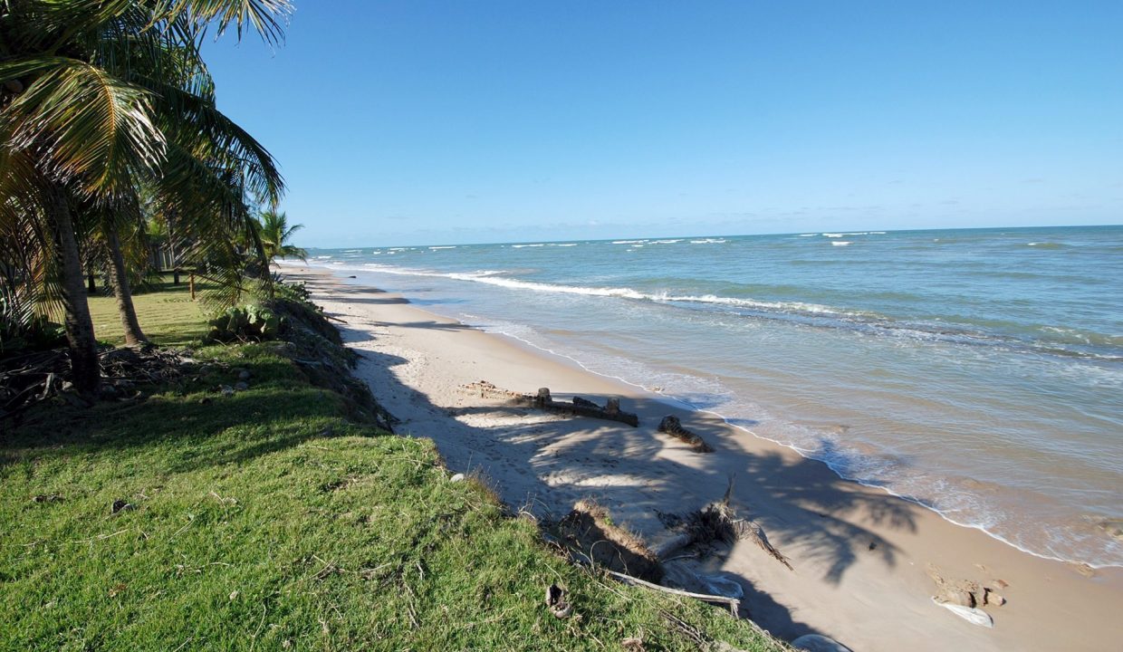 casa-a-venda-na-frente-da-praia-em-itacimirim-2