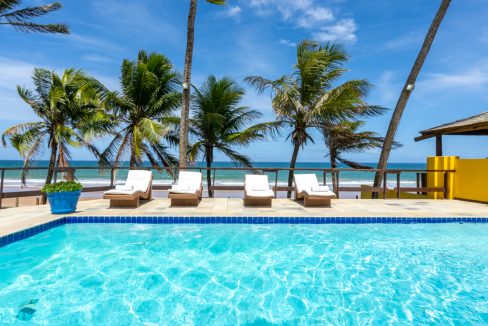 Casa de frente pra praia a venda em Busca Vida