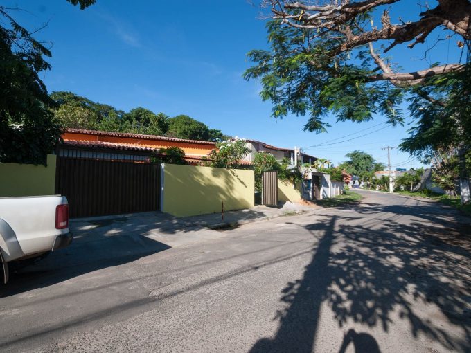 Casa reformada a venda em Itapuã Salvador