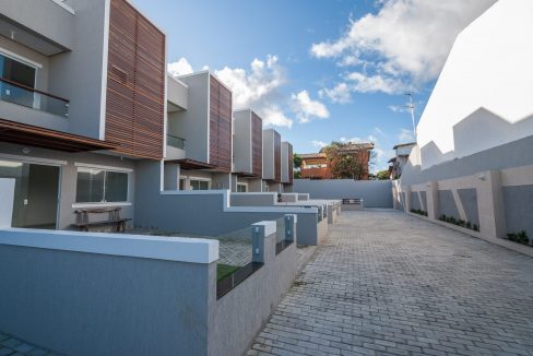 Casa duplex a venda em Ipitanga