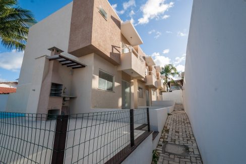 Casa perto da praia a venda em Ipitanga