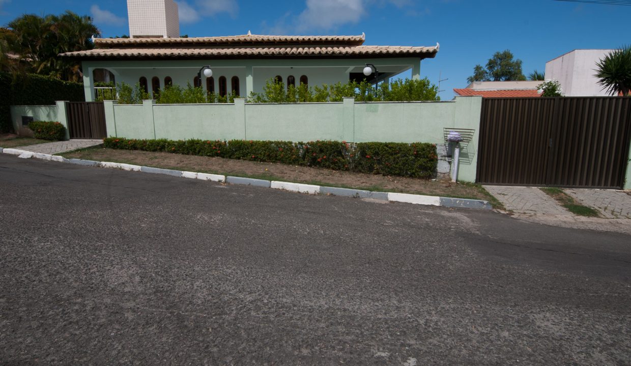 Casa térrea com piscina a venda em Lauro de Freitas (26)