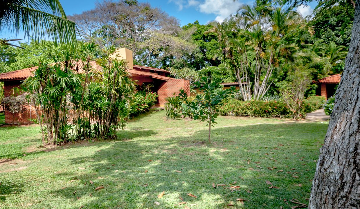 Linda casa rústica a venda Encontro das Aguas-38