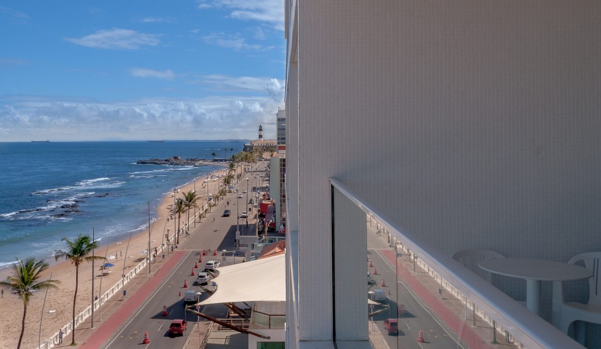 Apartamento de frente para o mar na melhor localização na Barra-3