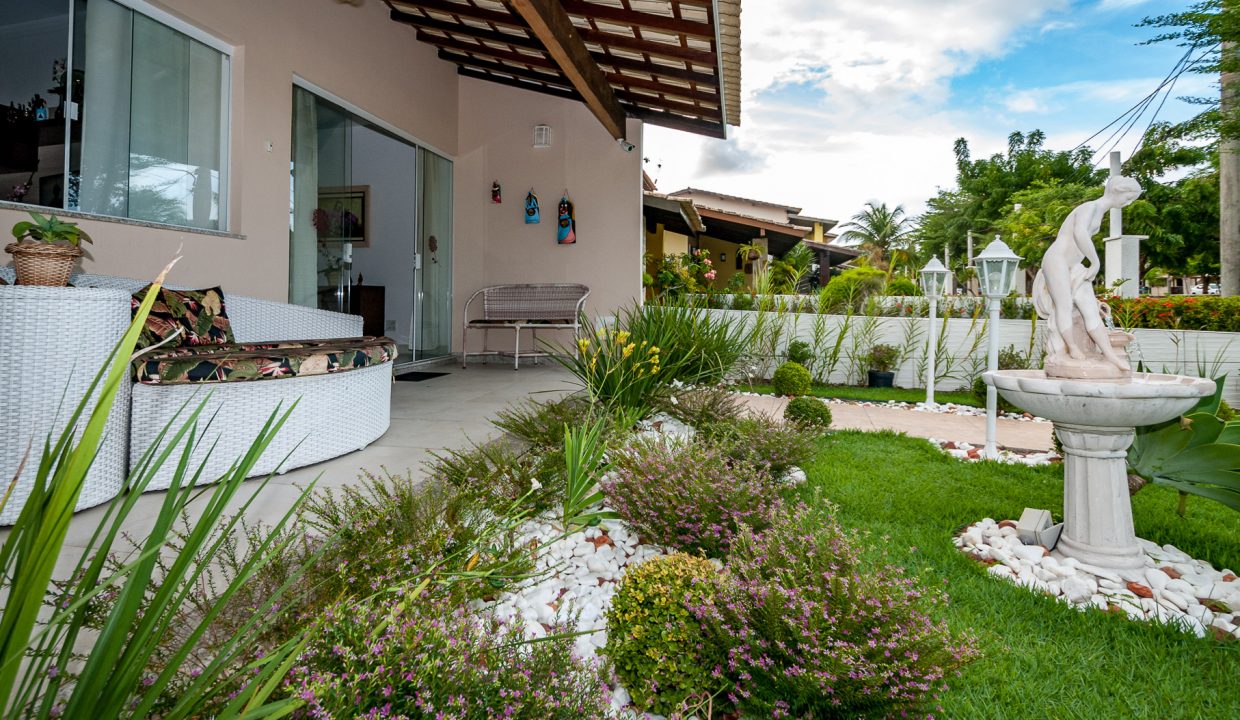 Casa com piscina perto da praia a venda em Itapuã (22)