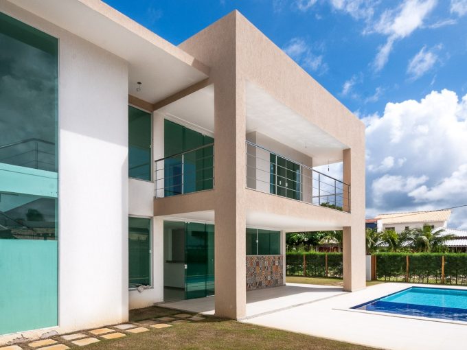 Casa de luxo a 150 m da praia a venda em Guarajuba