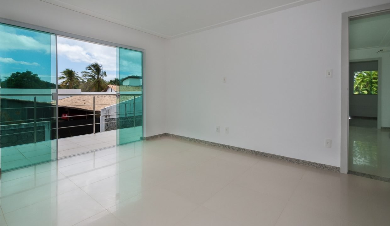 Casa de luxo a 150 m da praia a venda em Guarajuba