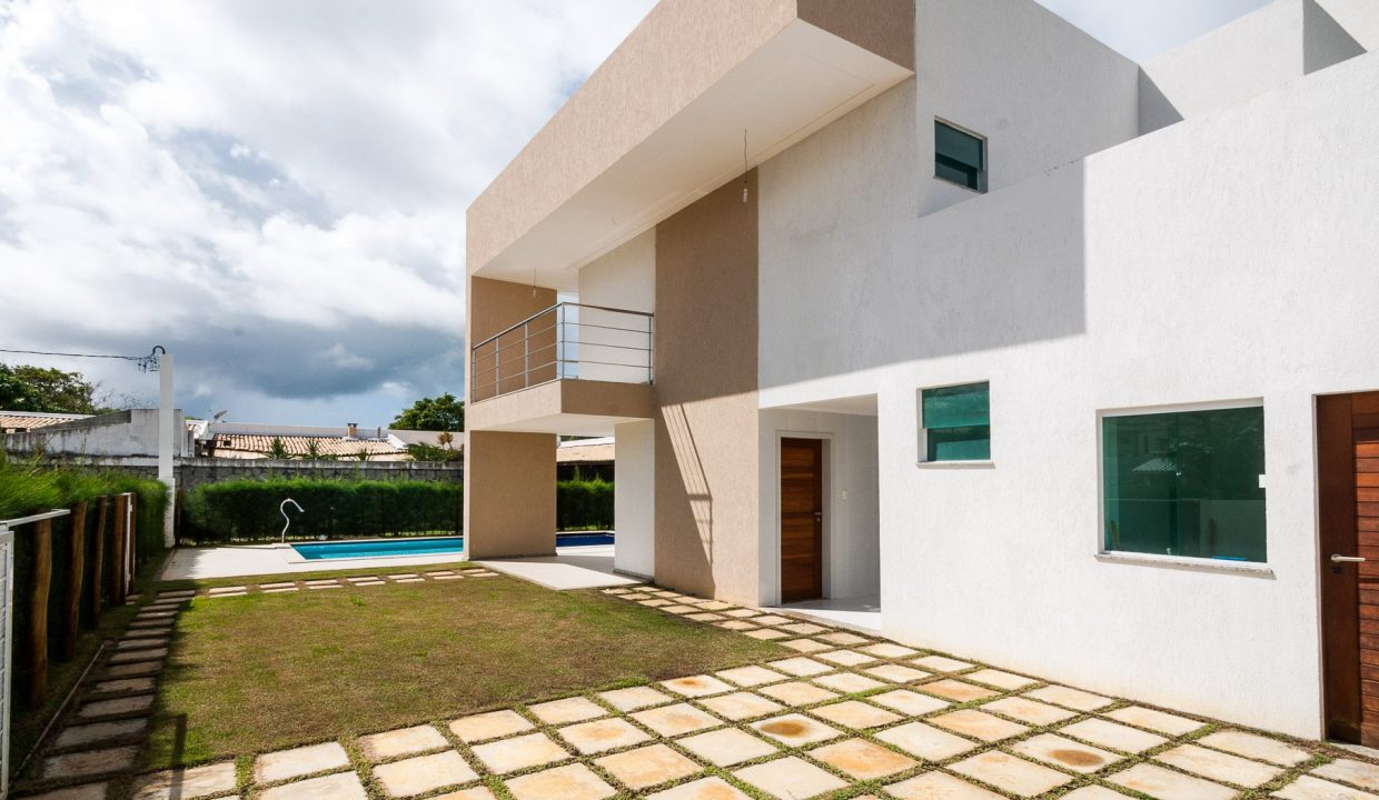 Casa de luxo a 150 m da praia a venda em Guarajuba