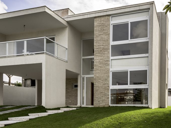 Nova casa com piscina a venda Alphaville Litoral Norte