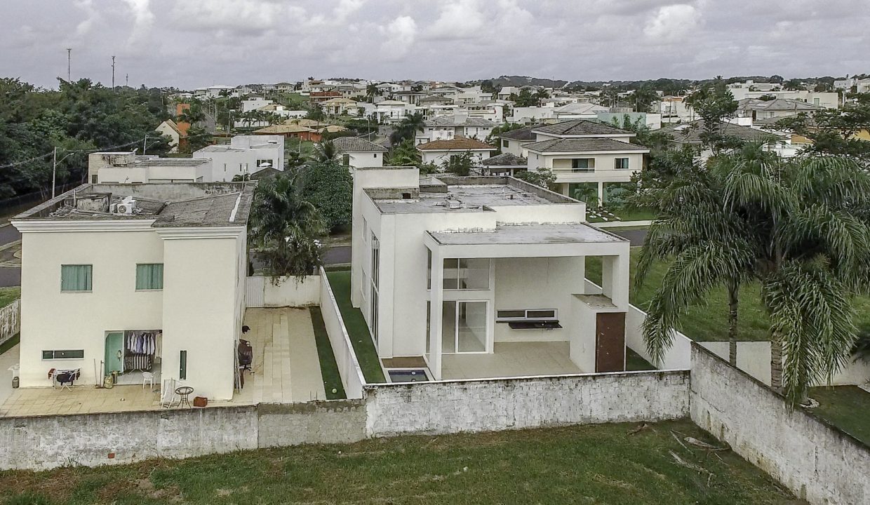 Nova casa com piscina a venda Alphaville Litoral Norte (25)