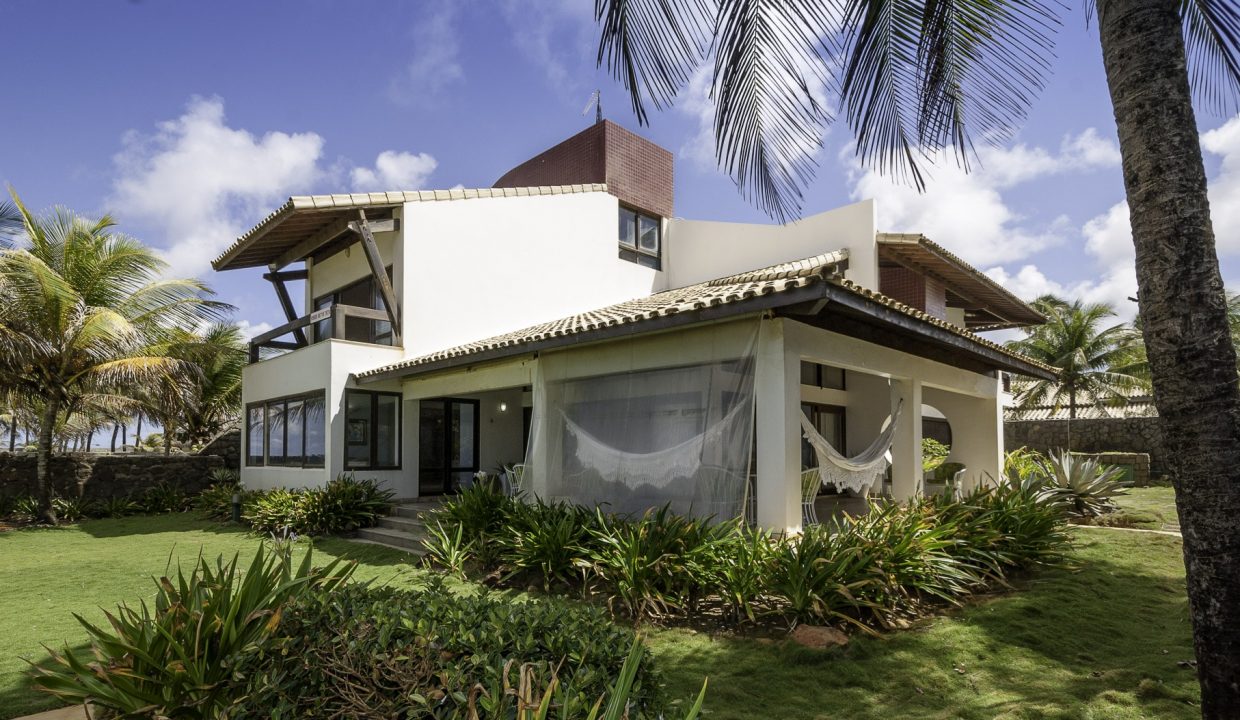 Casa em frente a praia a venda no condomínio Interlagos