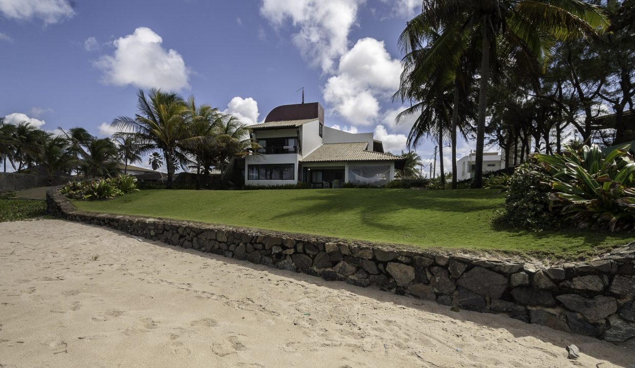 Casa em frente a praia a venda no condomínio Interlagos