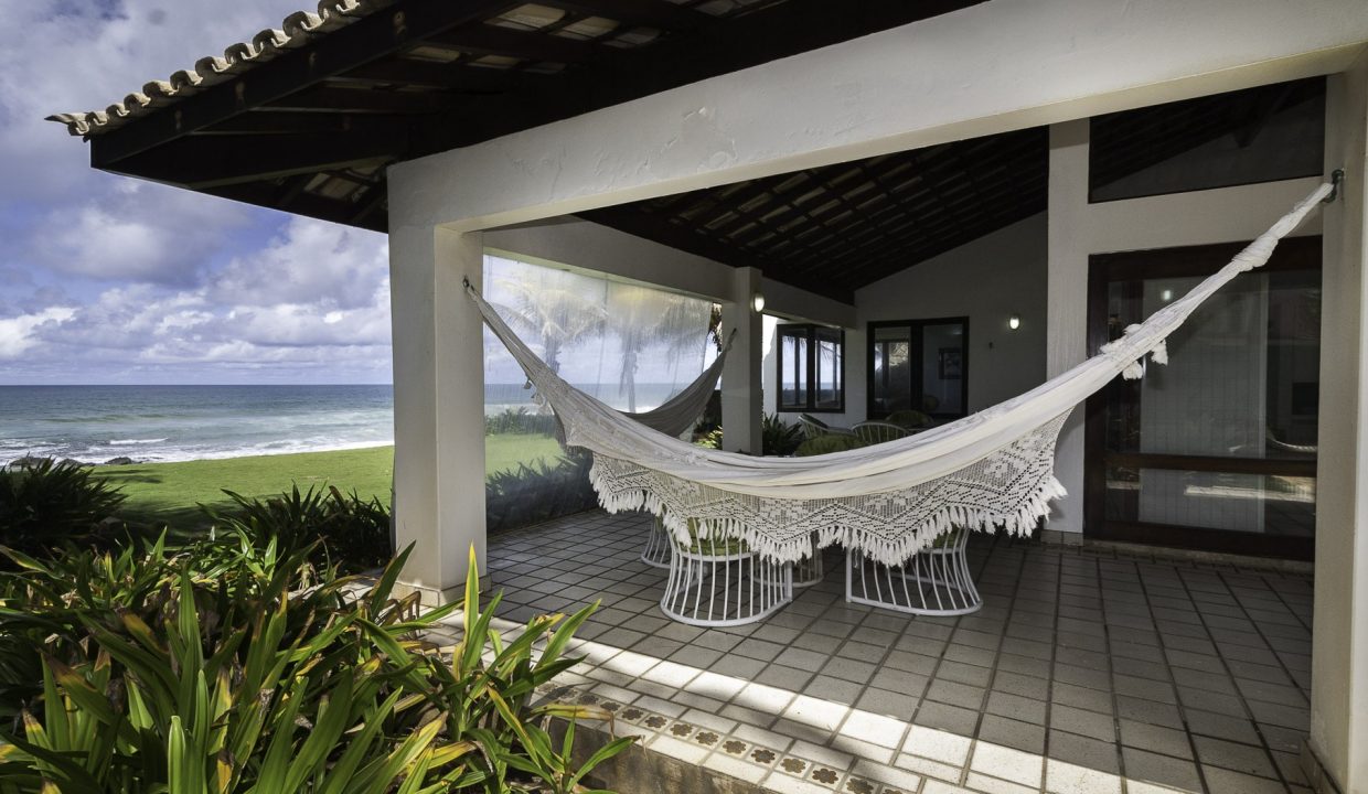 Casa em frente a praia a venda no condomínio Interlagos