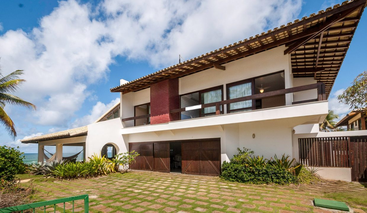 Casa em frente a praia a venda no condomínio Interlagos