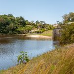 Terreno com vista para lagoa a venda no condomínio Encontro das Águas