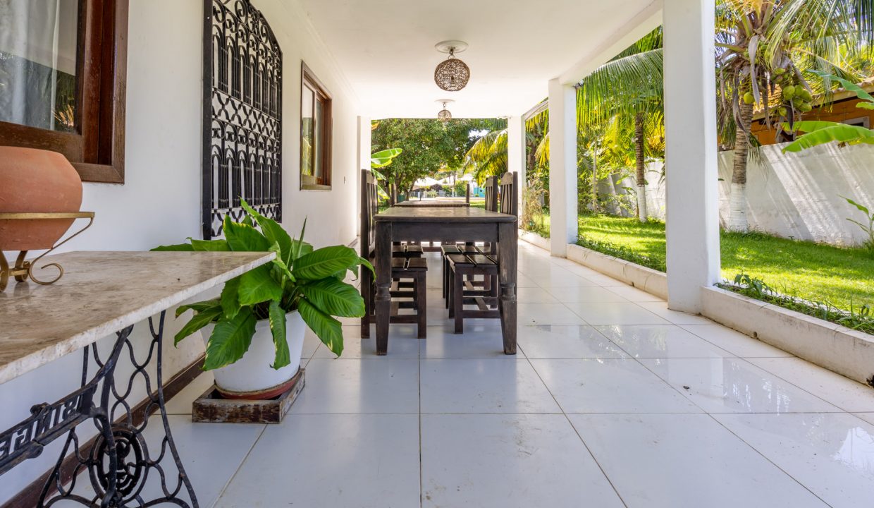 Casa a venda no condomínio de luxo Interlagos Bahia (17)