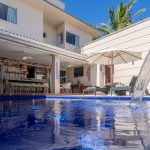 Luxushaus mit Pool zum Verkauf in Vilas do Atlântico